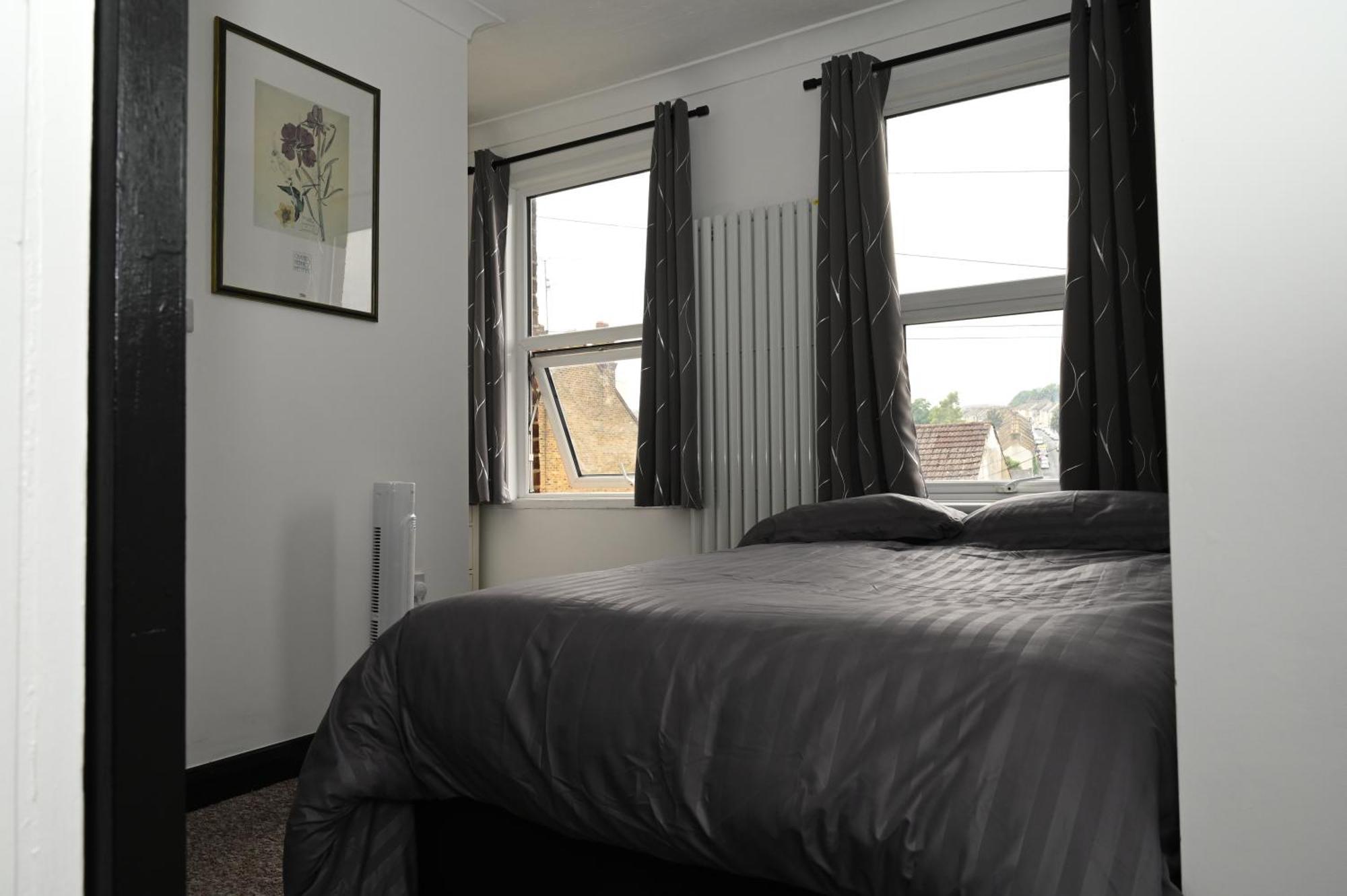 Cozy Luton Apartment Chatham  Exterior photo