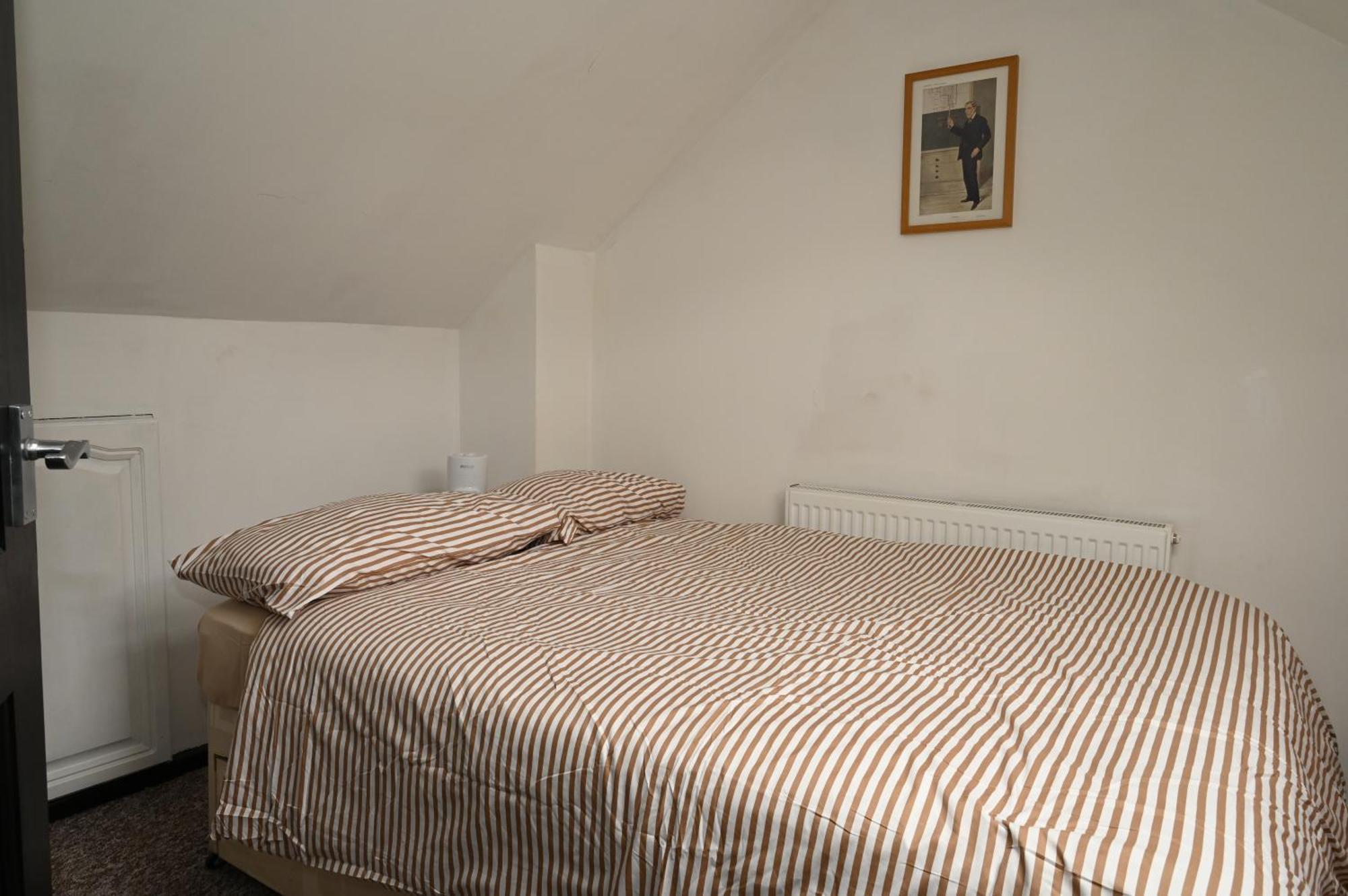 Cozy Luton Apartment Chatham  Exterior photo