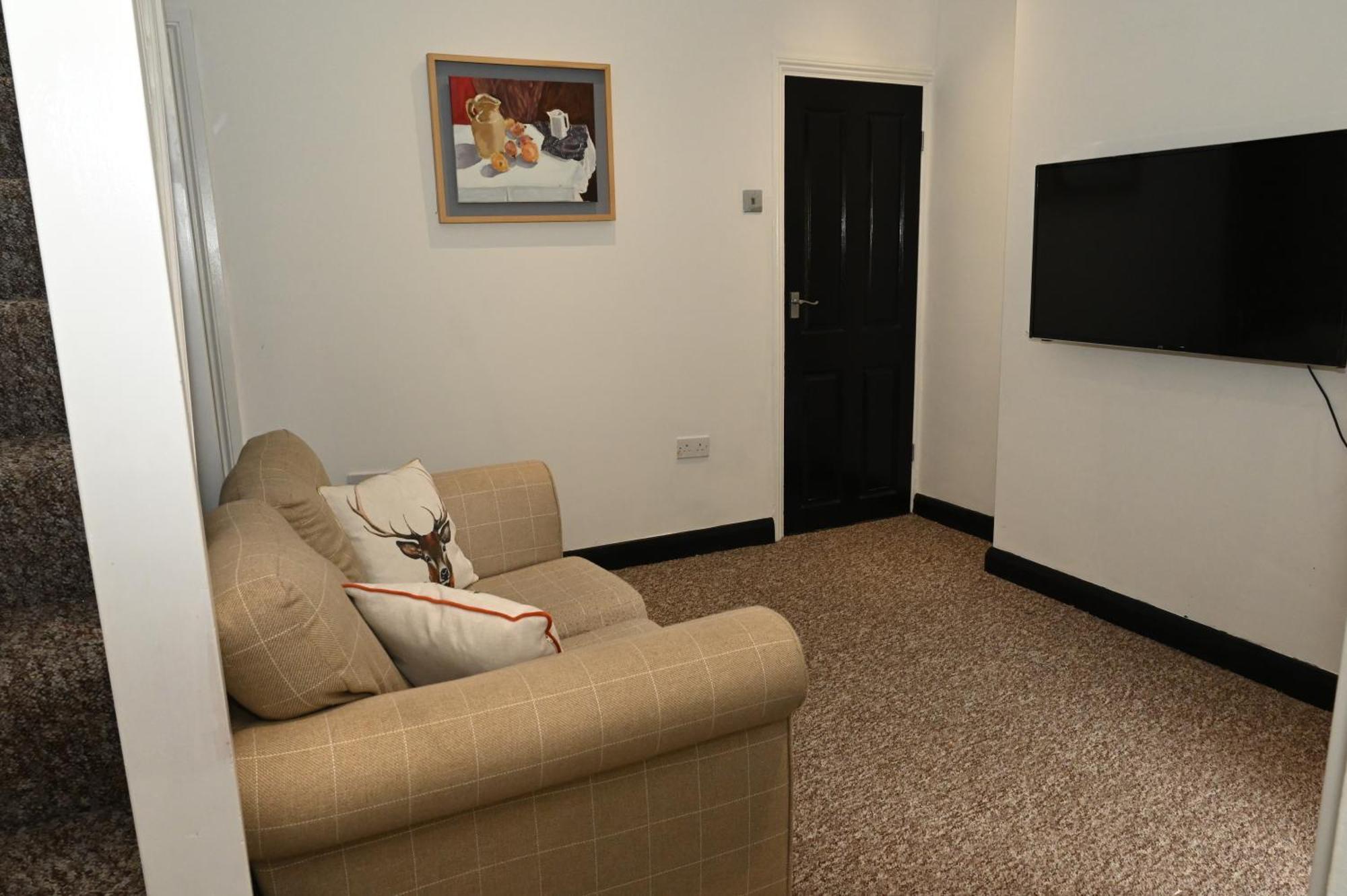 Cozy Luton Apartment Chatham  Exterior photo