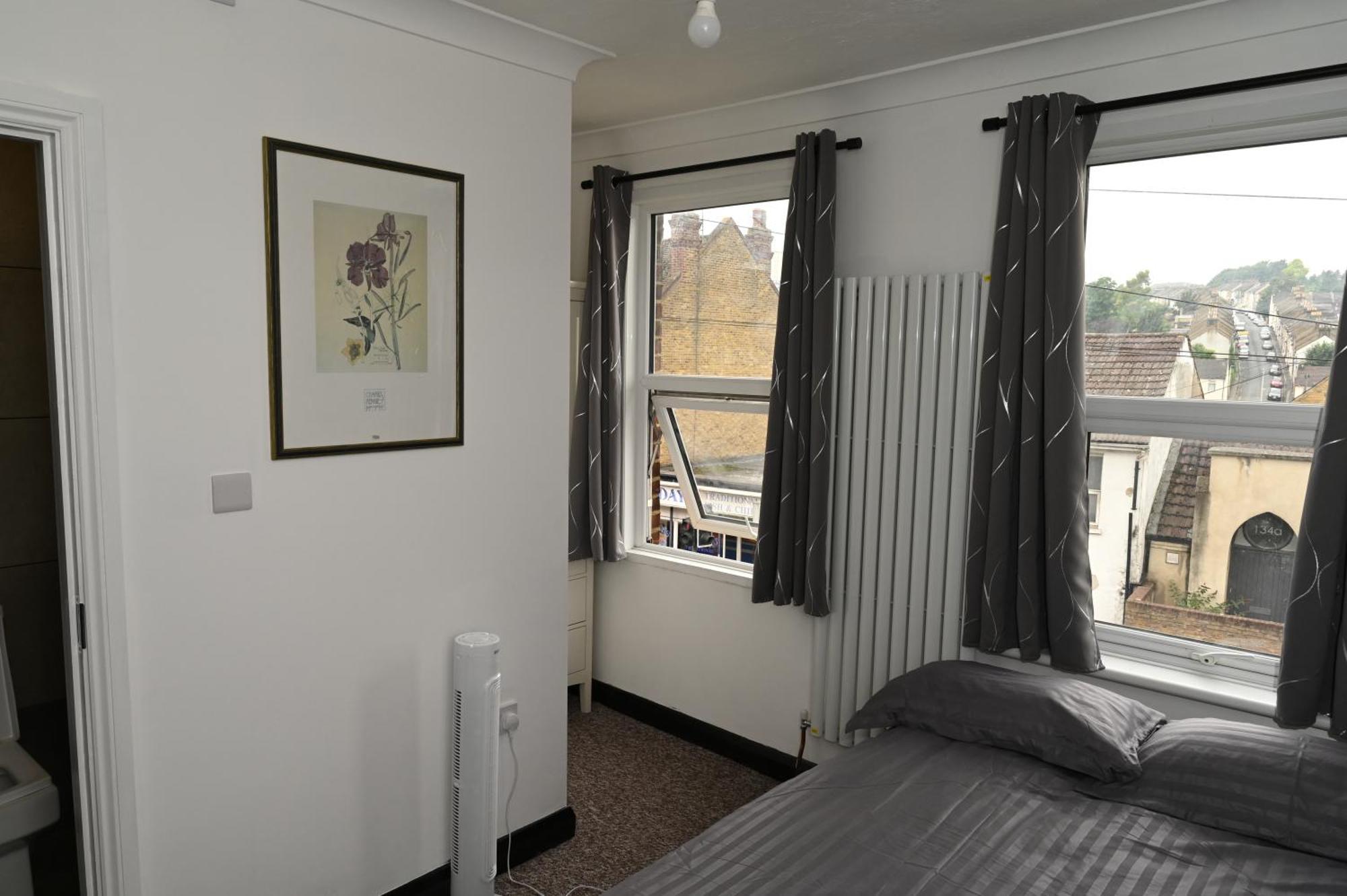 Cozy Luton Apartment Chatham  Exterior photo